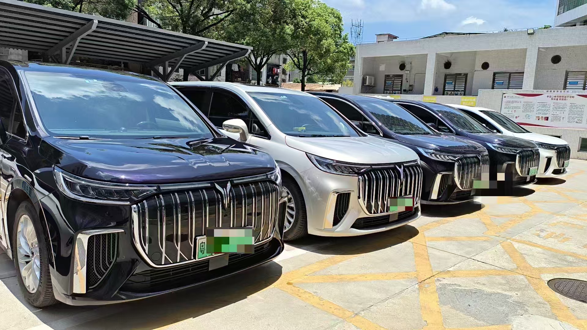 广州租岚图商务车